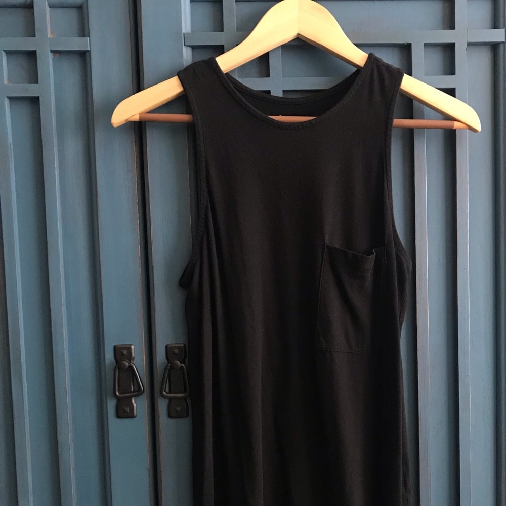 Athleisure pocket tank